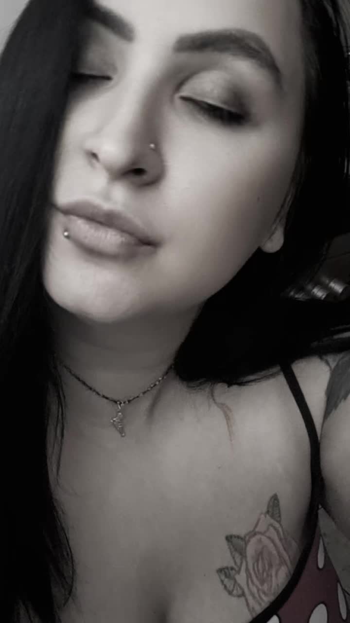 @Czoorna💋😈