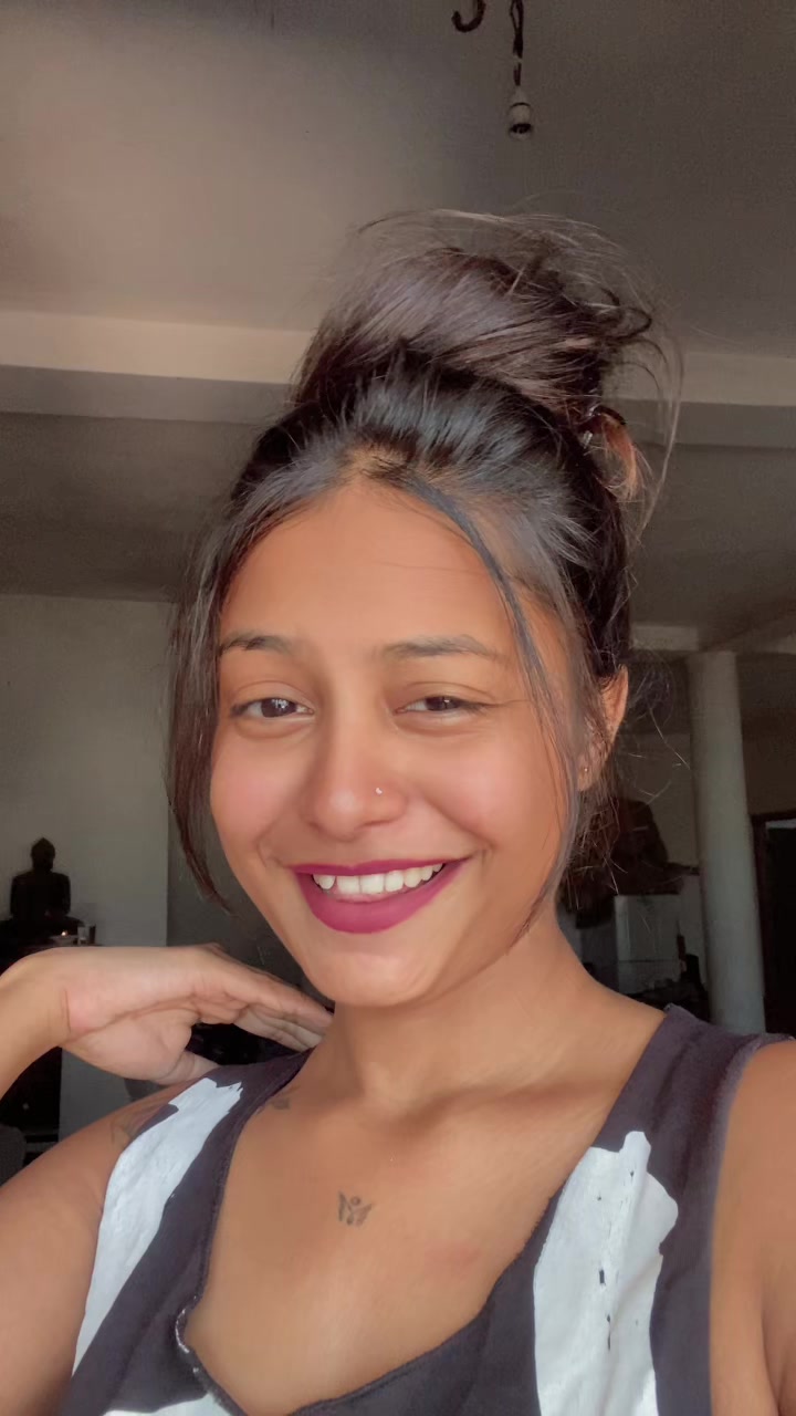 @ℒ𝒶𝓋𝒶 𝒢𝒾𝓇𝓁 🦄❤️🔥💋