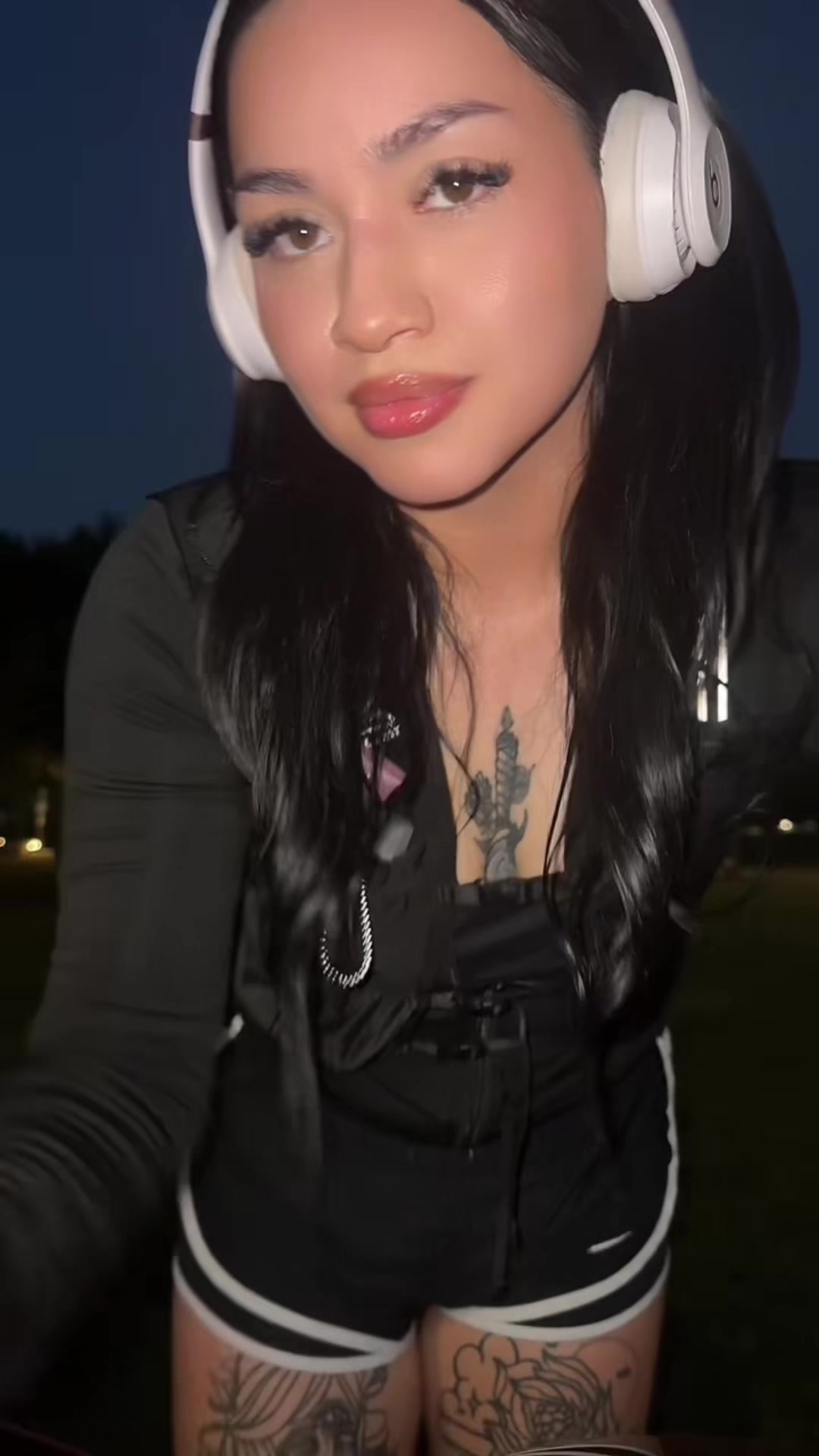 @Luna