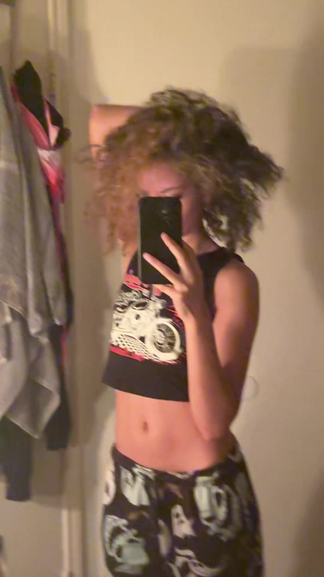 @2sexy2careeeee