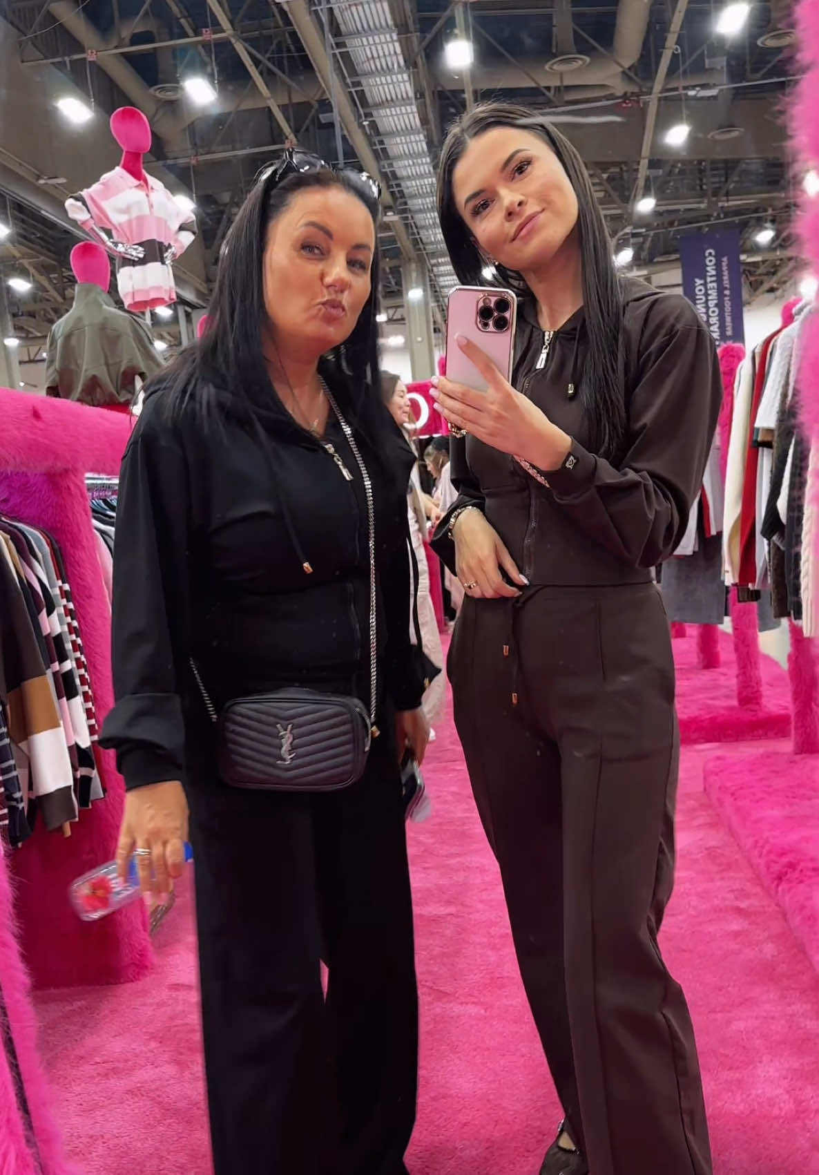 @Ewa’s Glamour Boutique