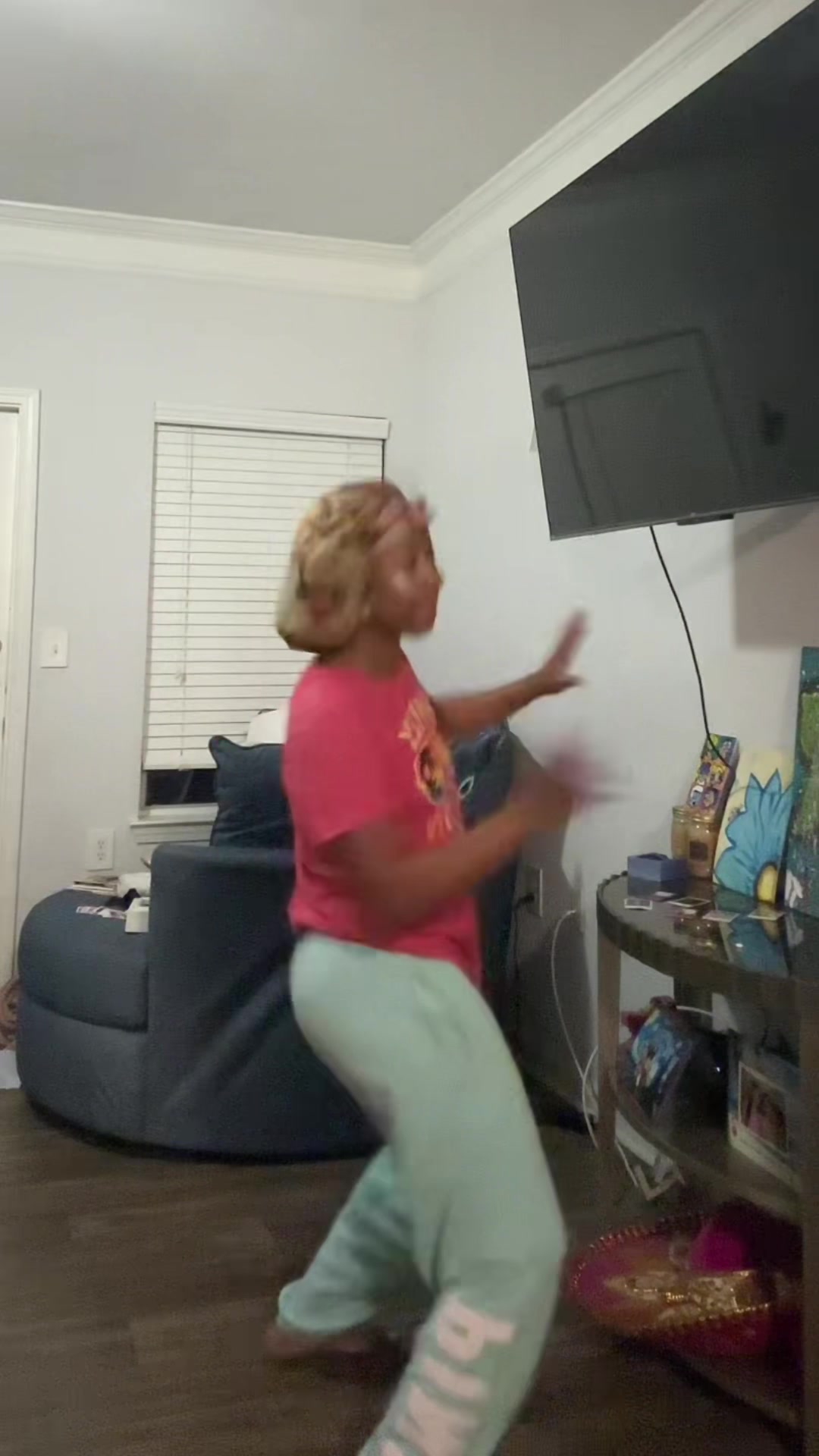 @TiffanytheVlog