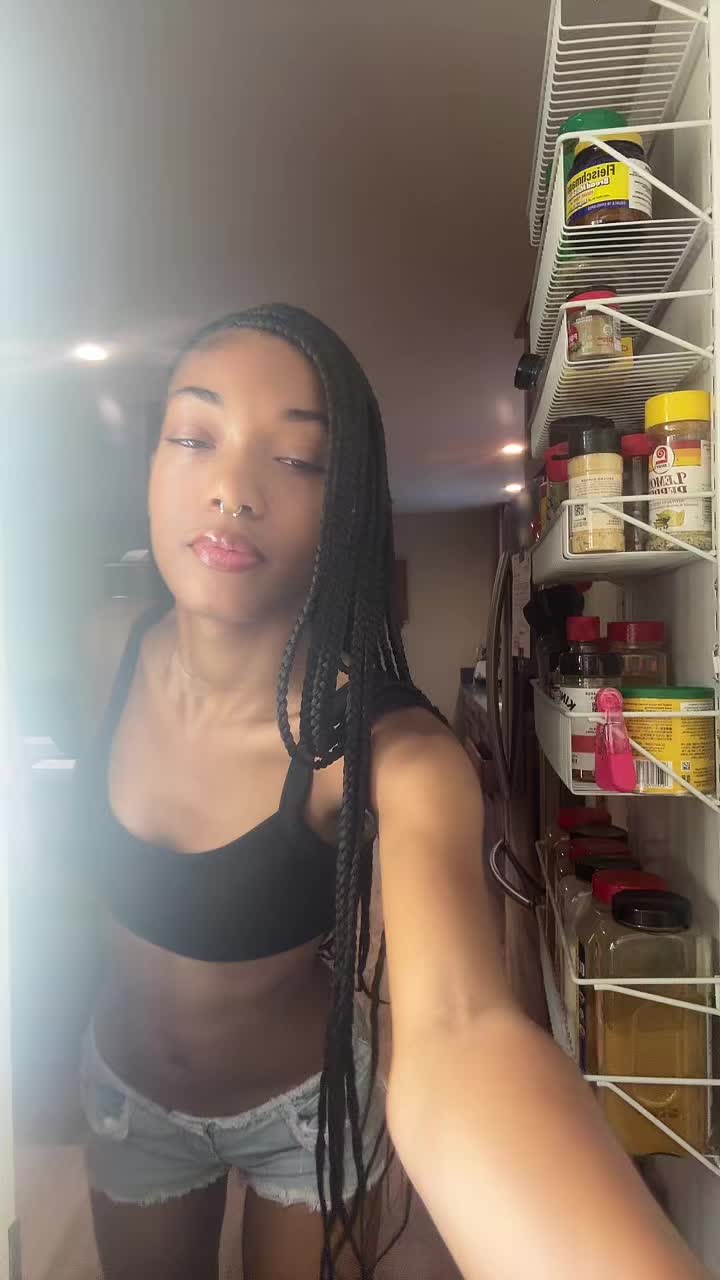@😻