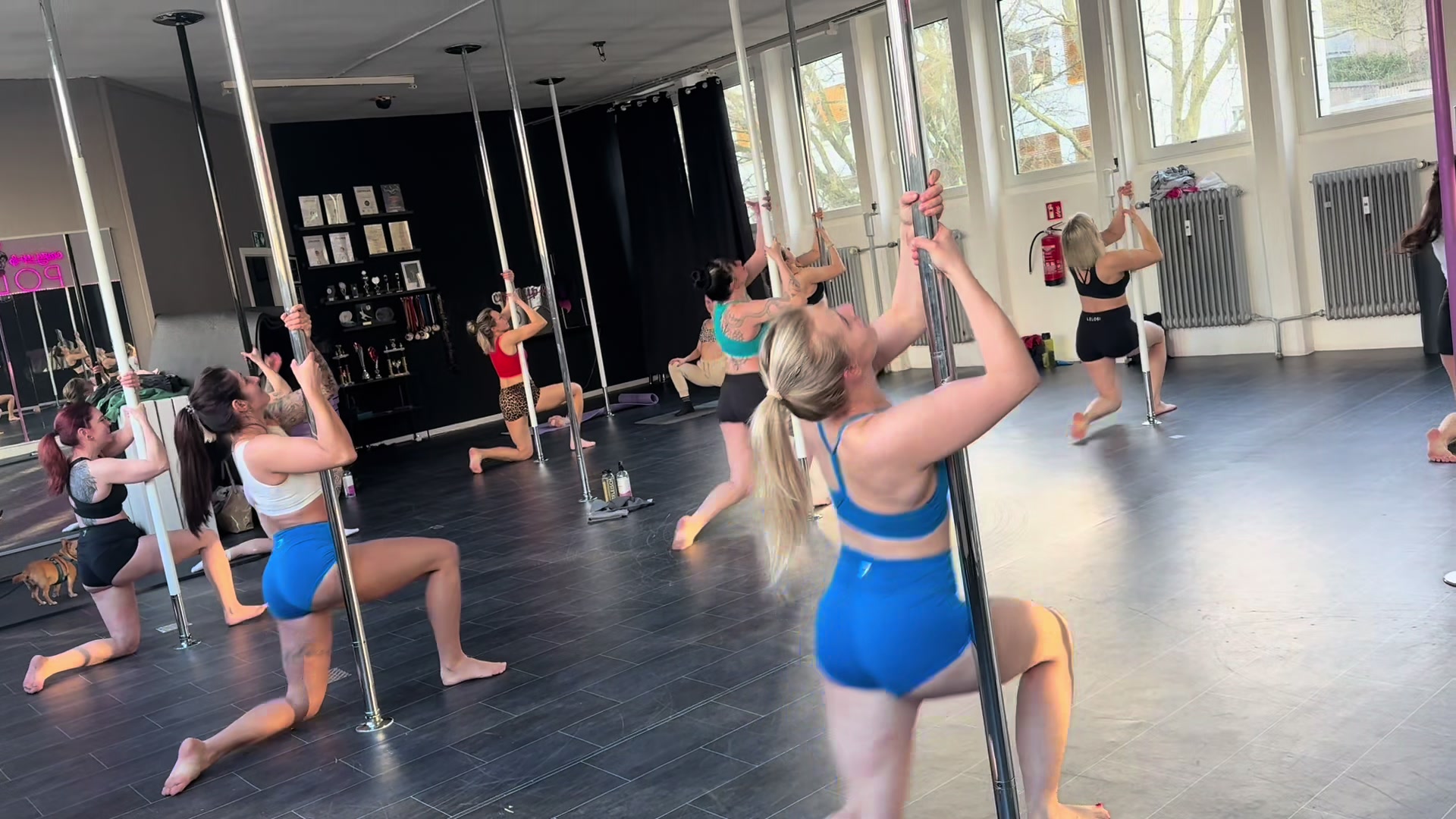 @Crazy Up & POLE