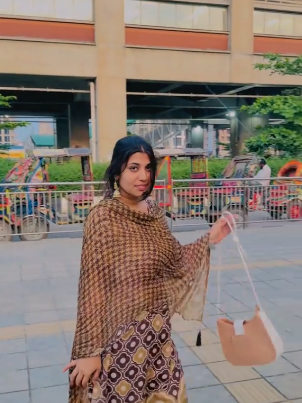 @QueenGirl🌸Anamika