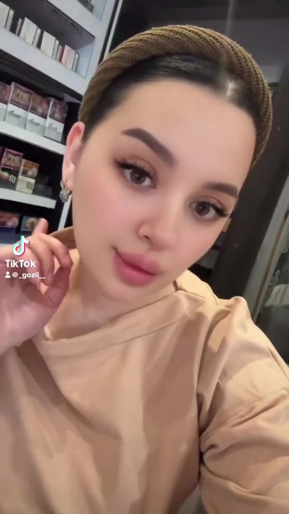 @𝑮𝑴_1810