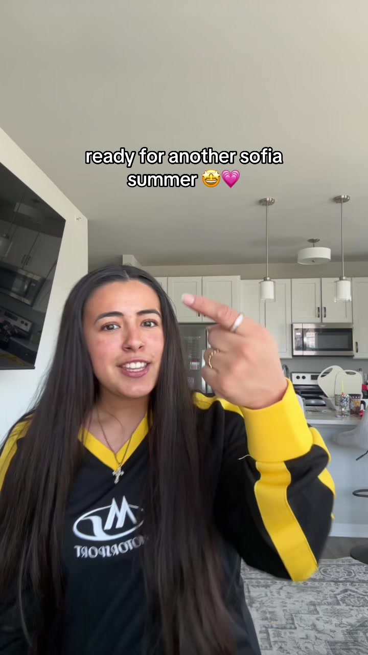 @Angelina&trade;️