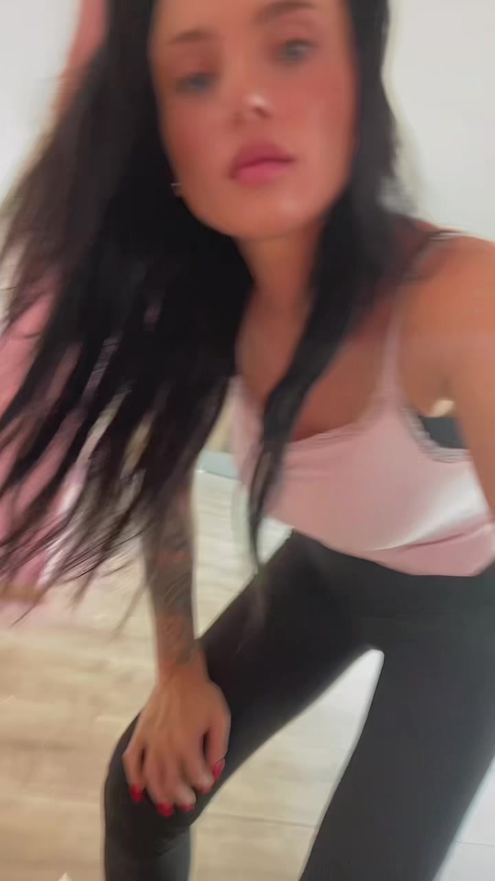 @ELLA 💜