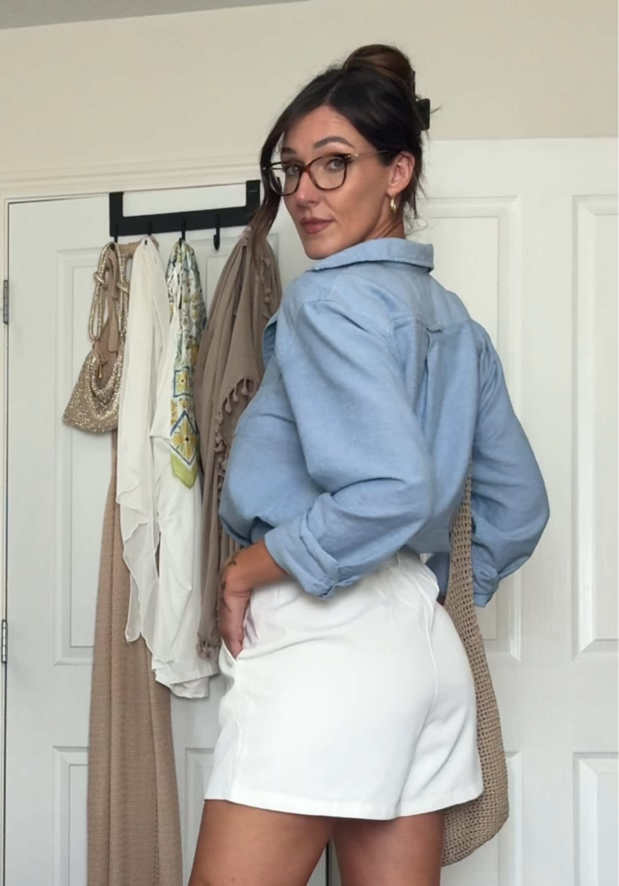 @theclaramonroe