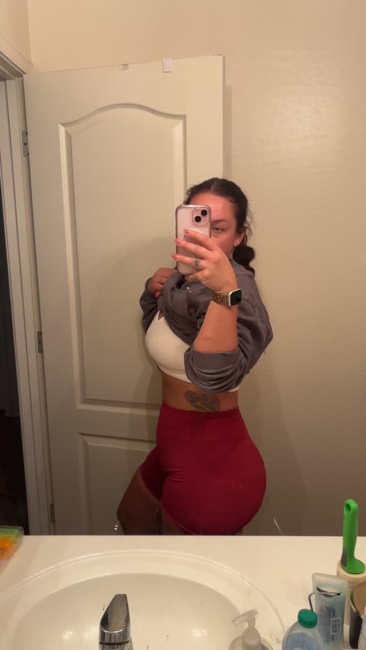 @Nicole Red💫