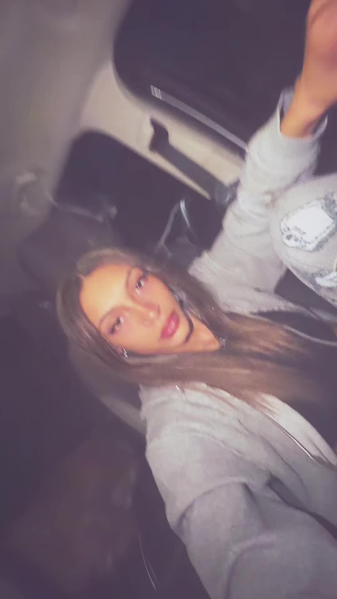 @carleeebaee