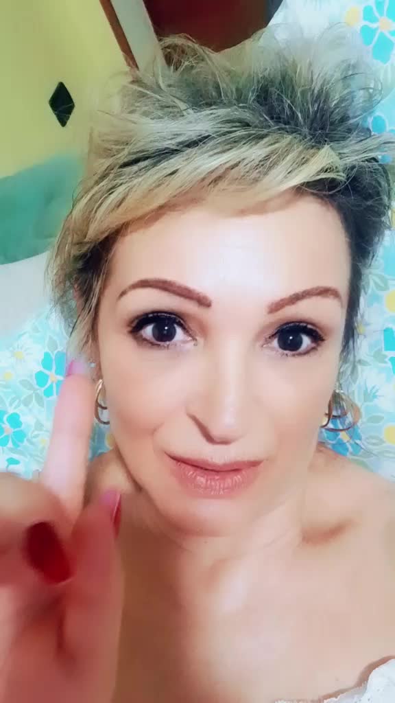 @GIULLIA FATA DE LA IA IASI