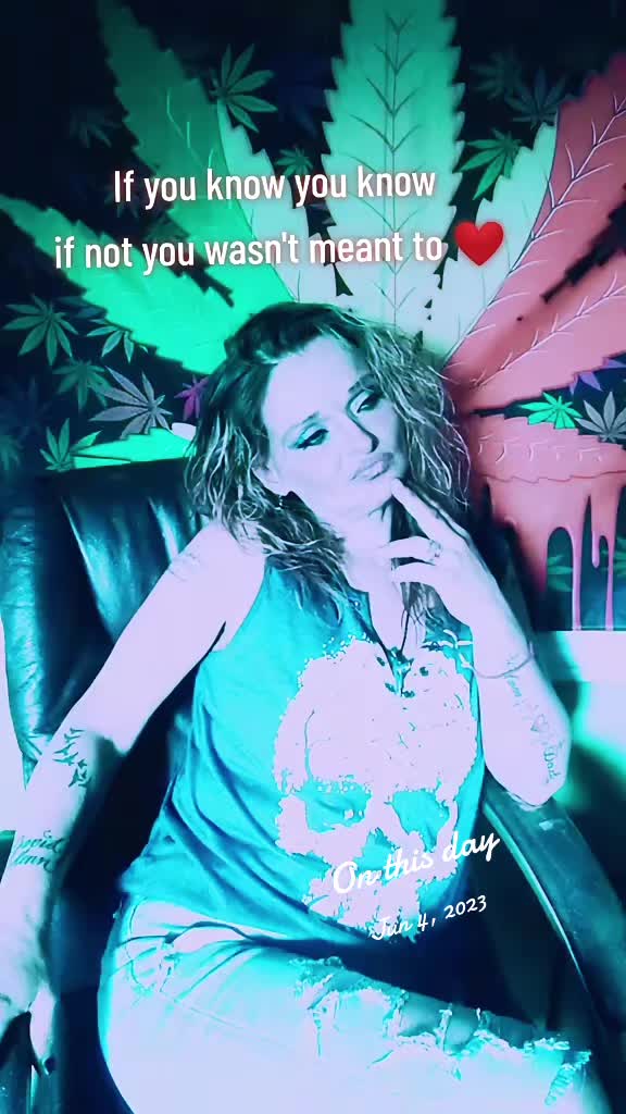 @Renee❌️💯🌈🌜💫☄️