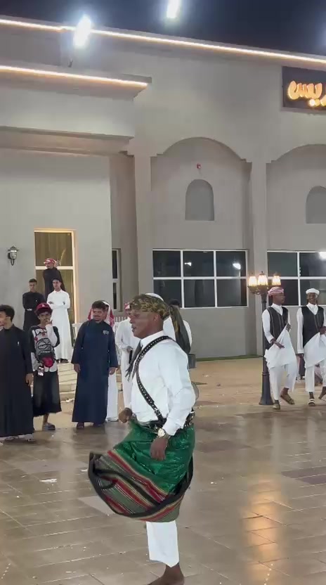 @ڤرقة آخوإن عـآيٌـل🤍🌼.