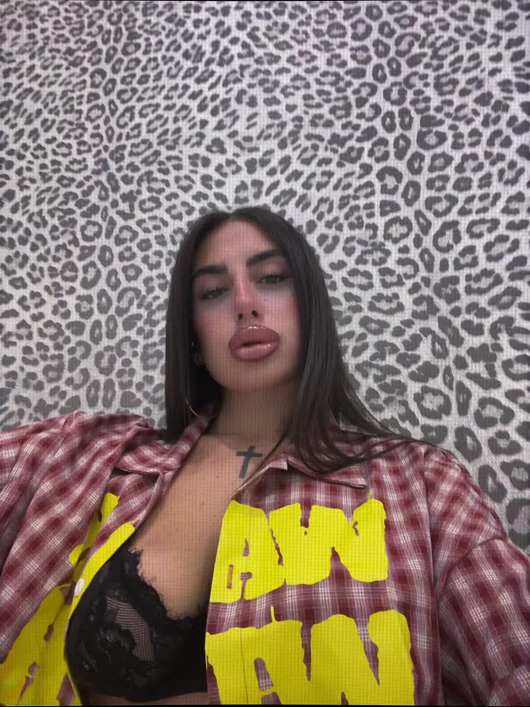 @VVV