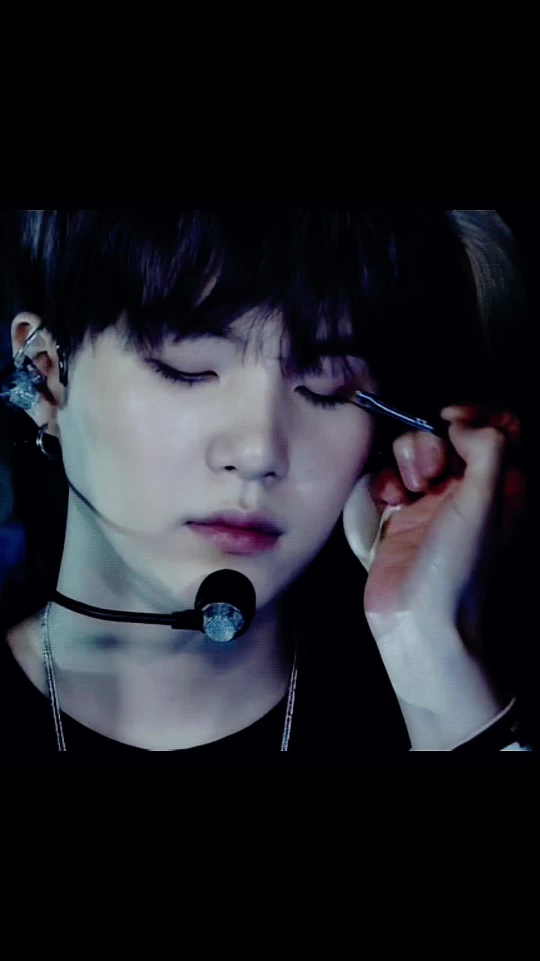 @meow (๑ᵔ⤙ᵔ๑) ⁸ | saw BTS 4/28!