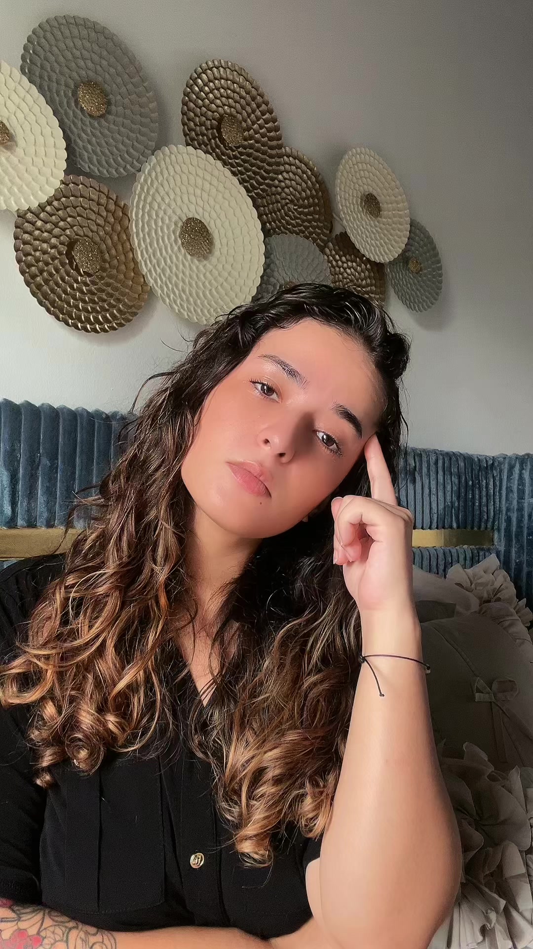 @Moon_Bees