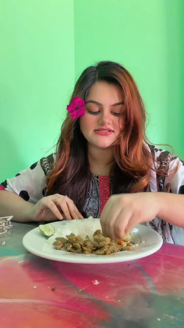 @Silvi👩&zwj;❤️&zwj;👨 (সিলভি)