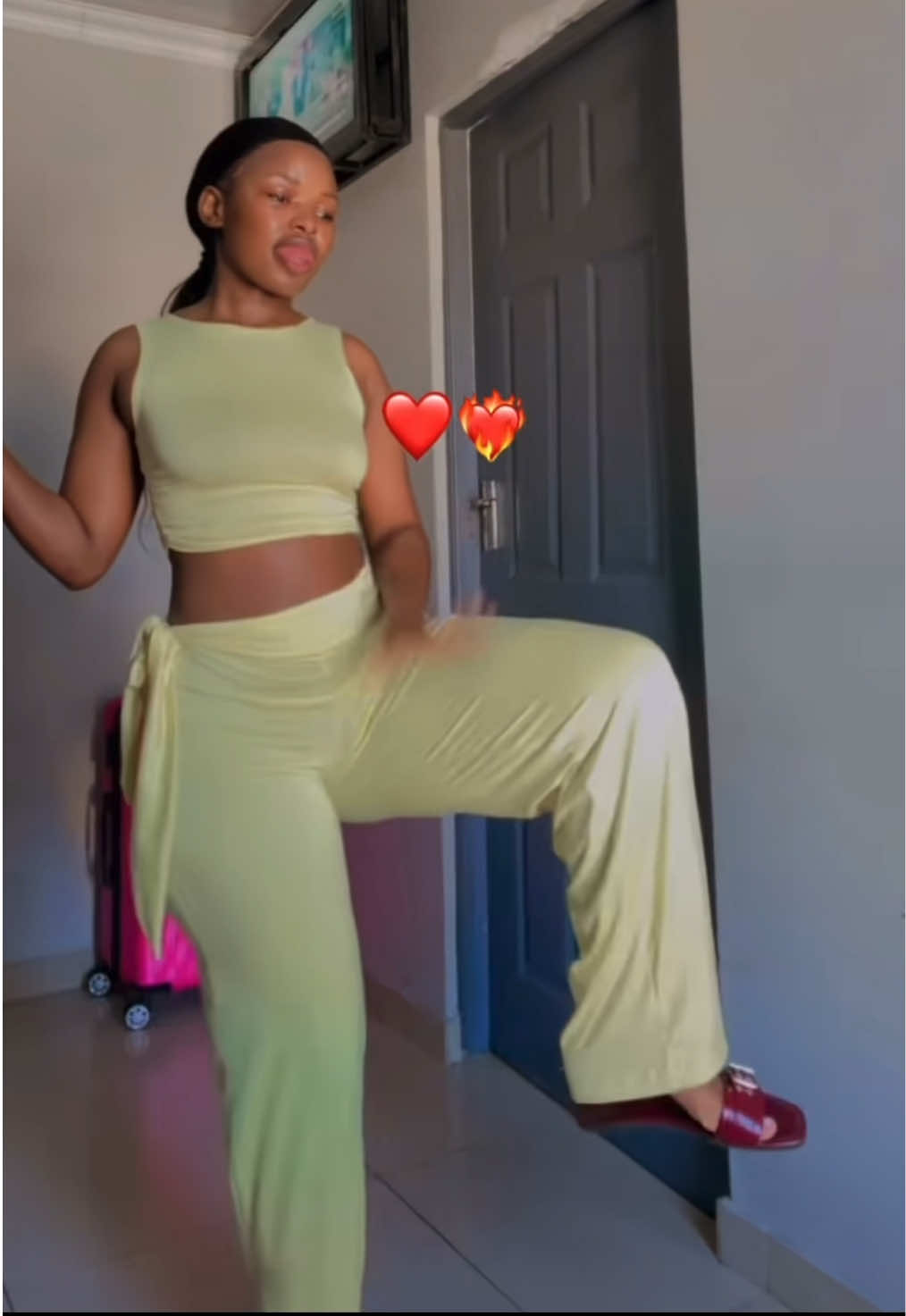 @melavue