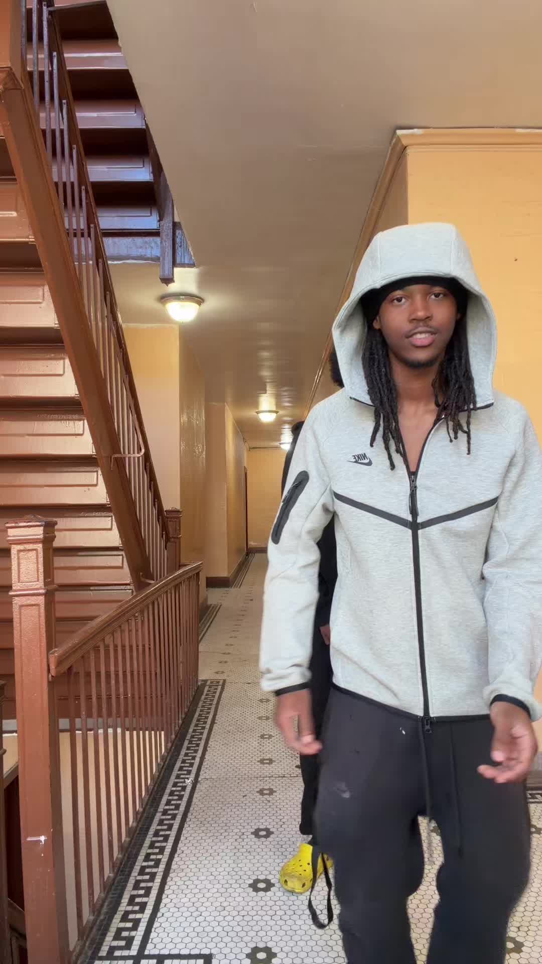 @7