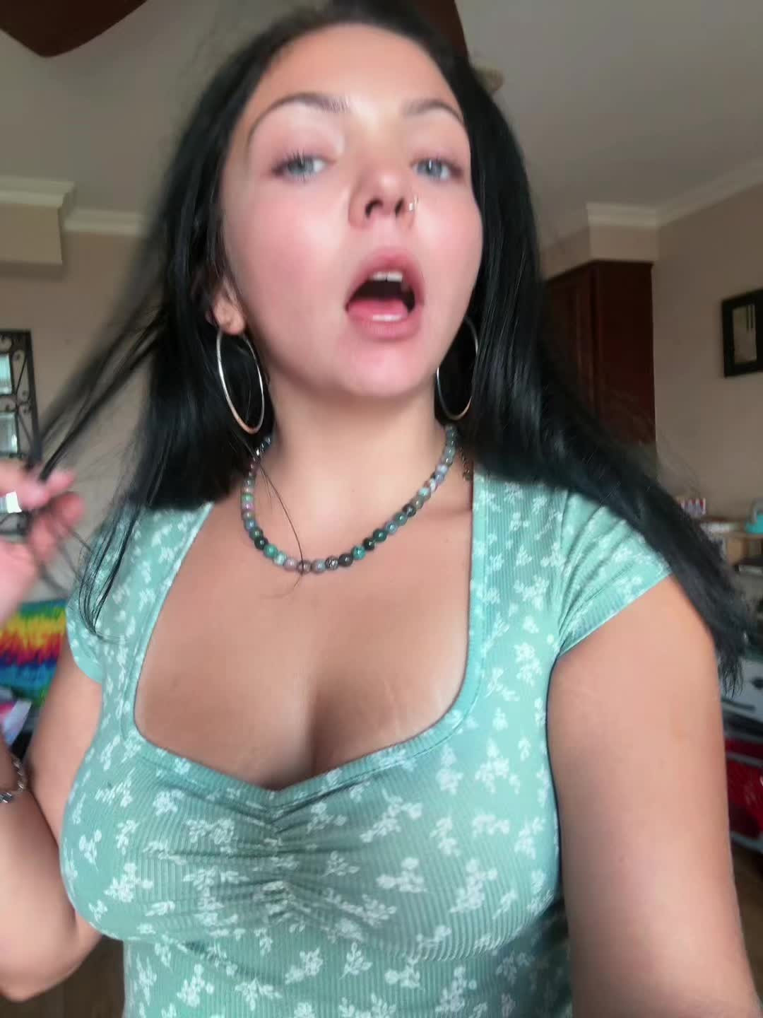 @julzmarz420