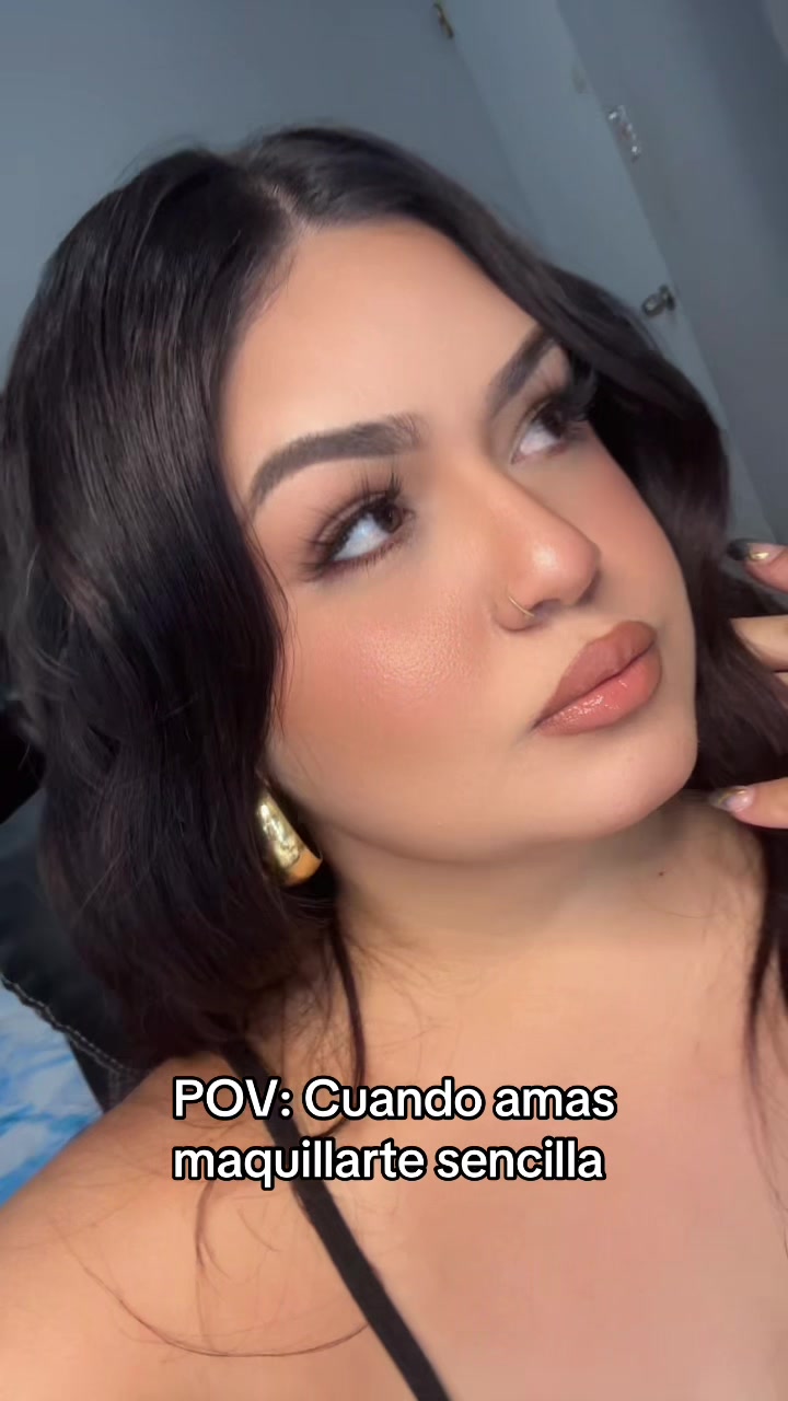 @Curvy beauty