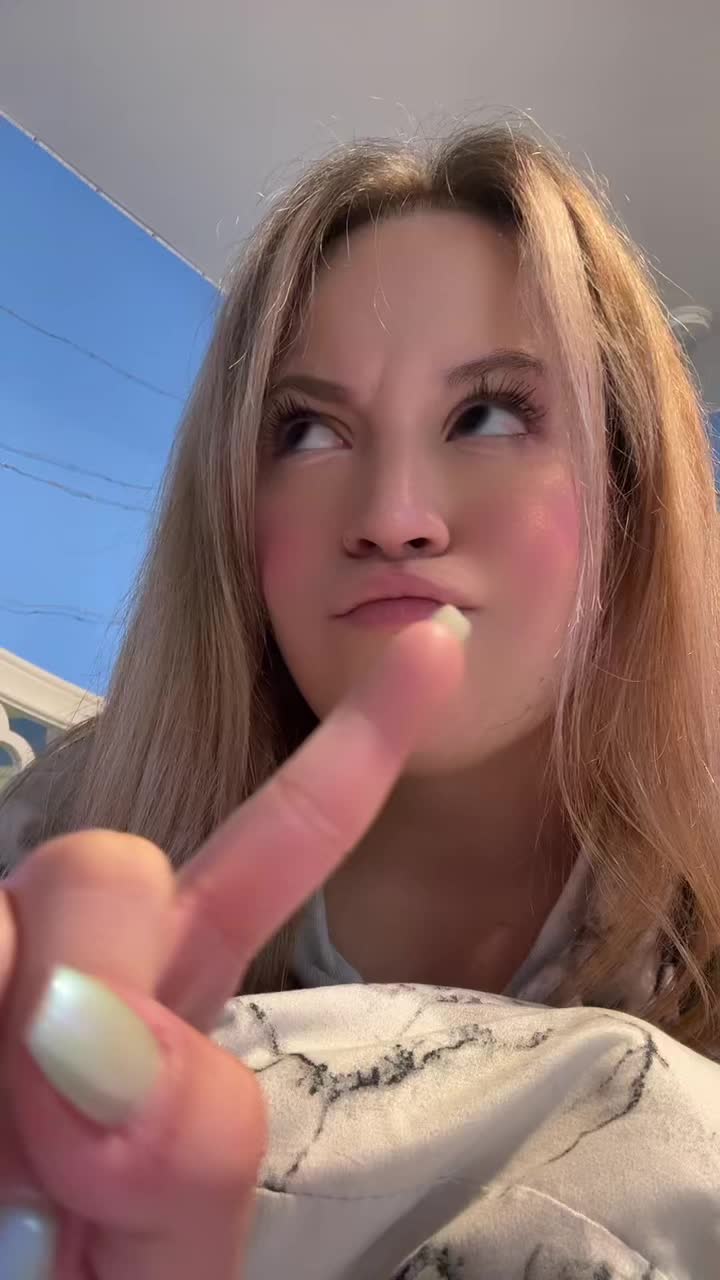 @ᶜᶦᵉʳʳᵃ ᶜᵒʰᵉⁿ🤍