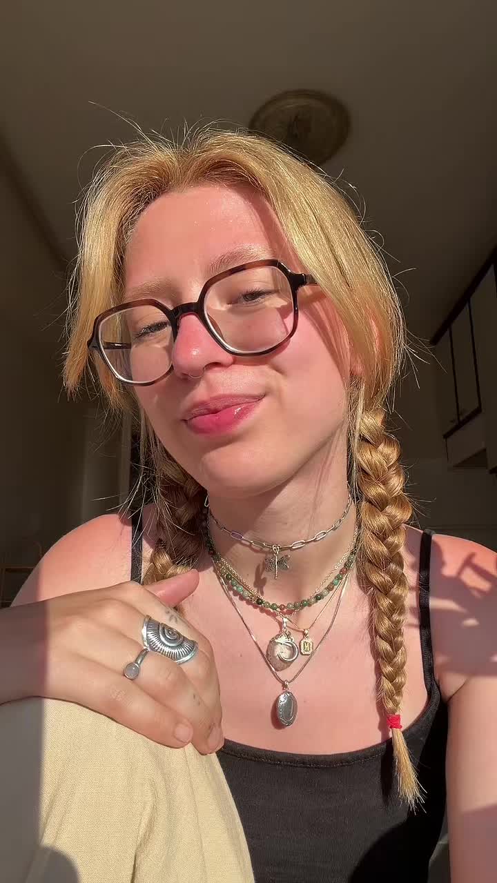 @poetleyla