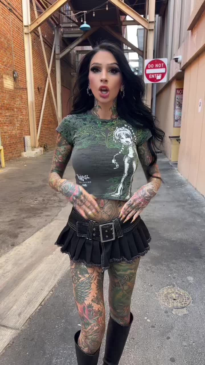 @☠️Angela Mazzanti☠️