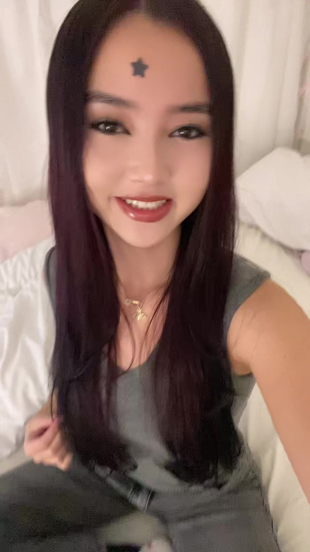 @juliamillion