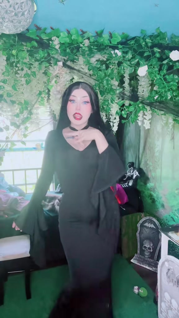 @SkyeOpheliaWarwick