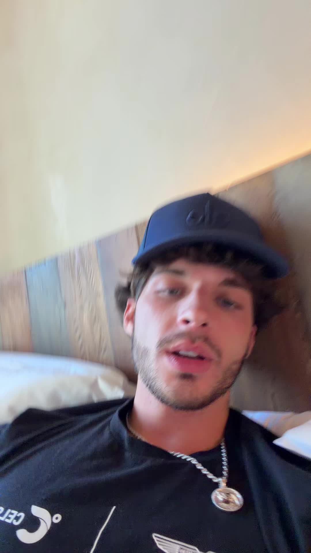 @Leo ⭑