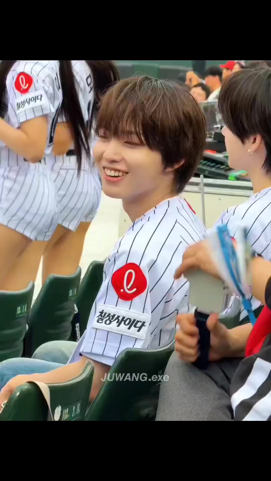 @donghwa's noona👀