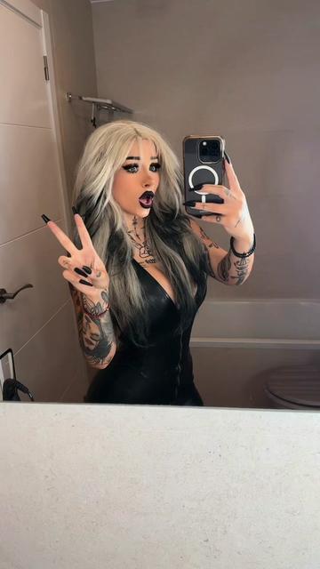@Em🖤