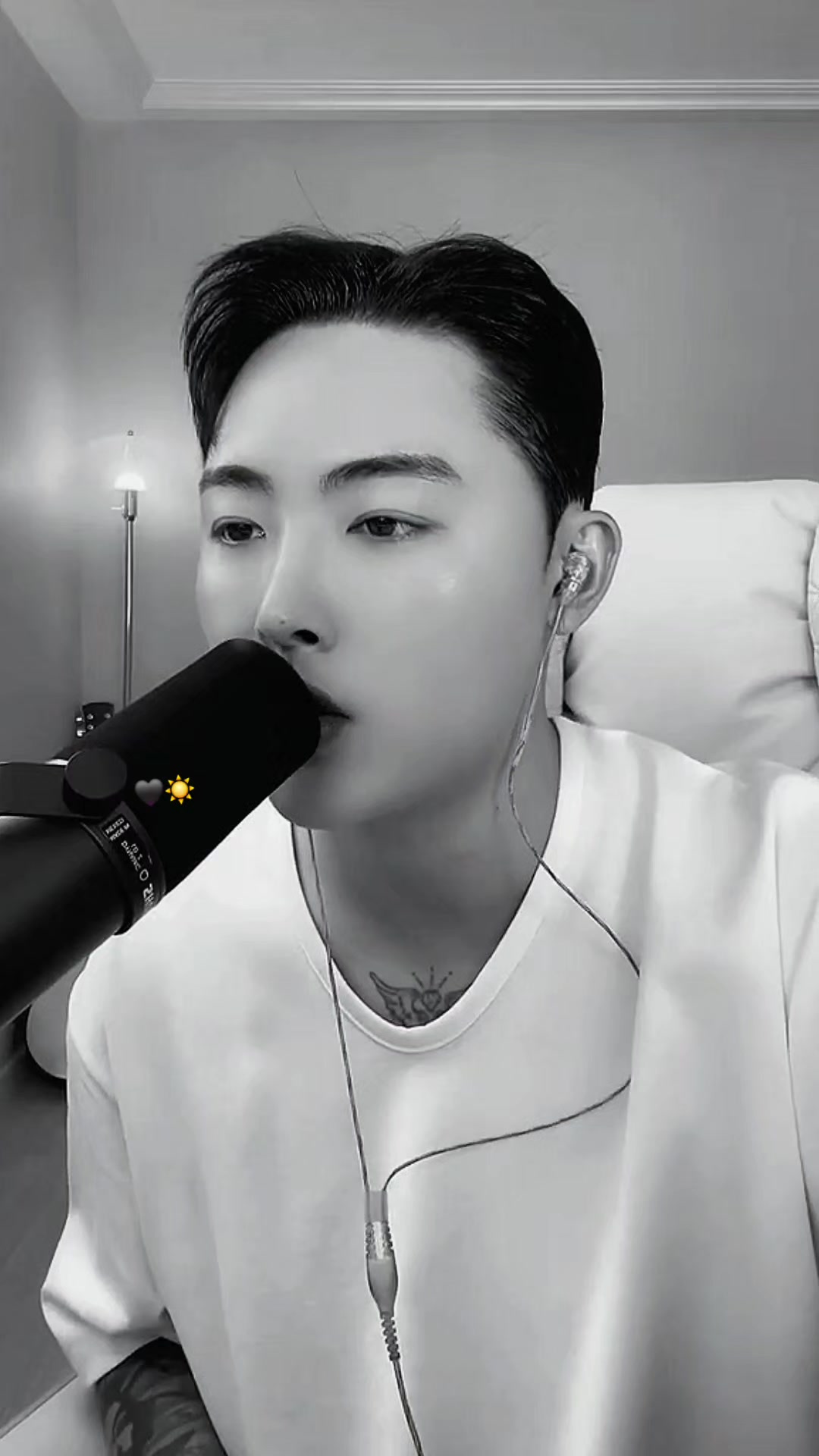 @🖤˚⋆선샤인⋆˚☀️