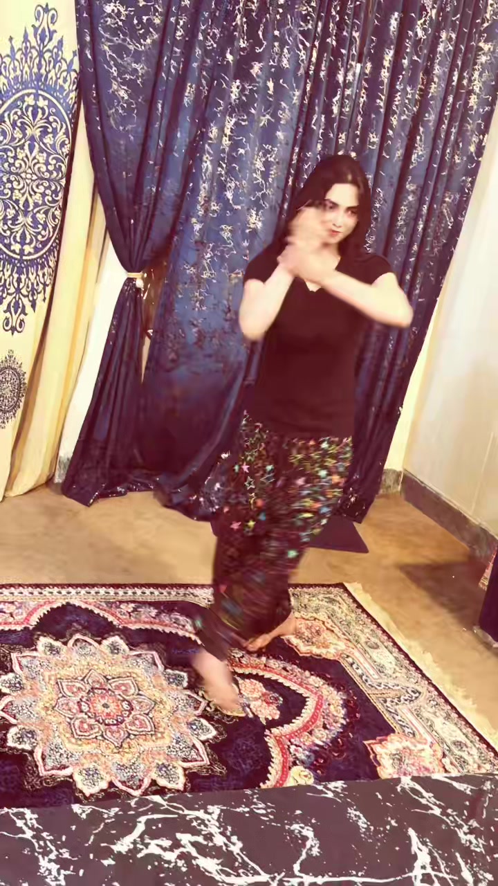 @Hot 🔥Kashmiri qauen