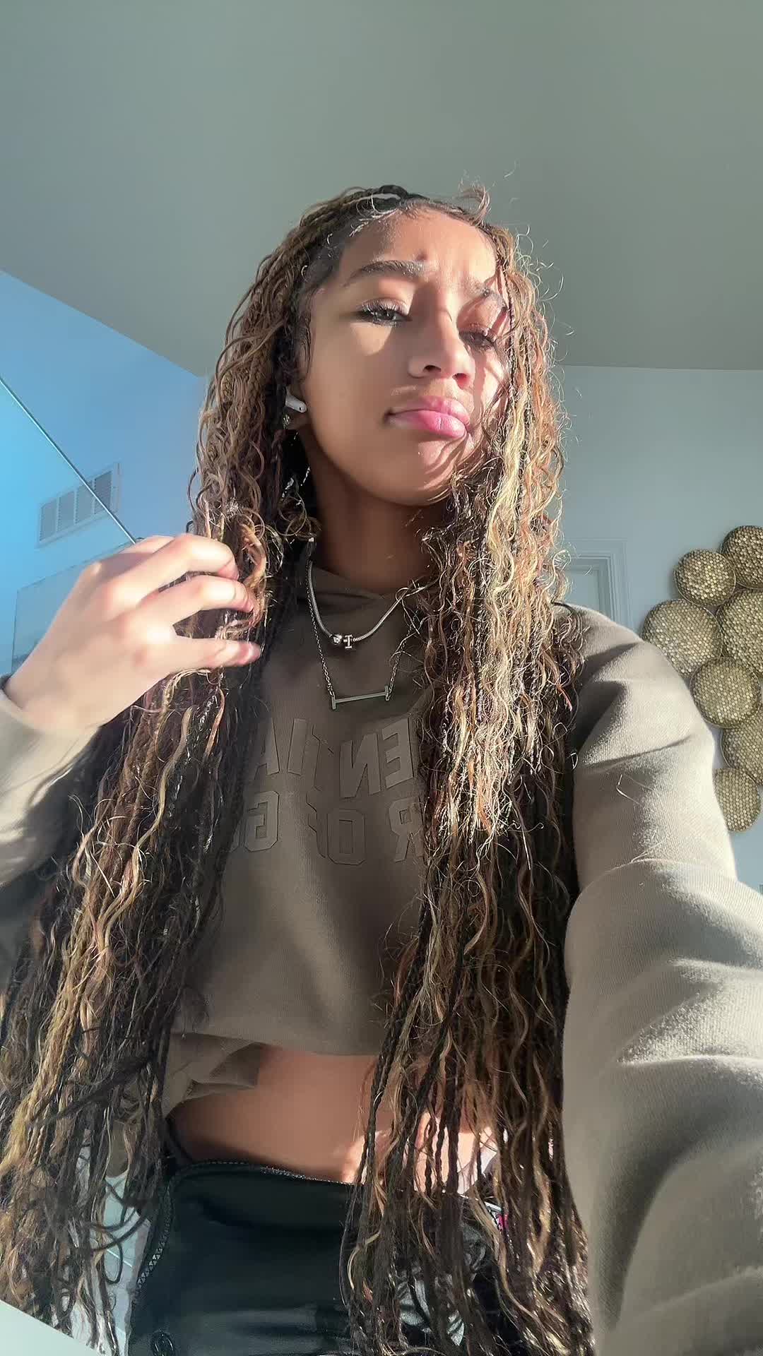 @y