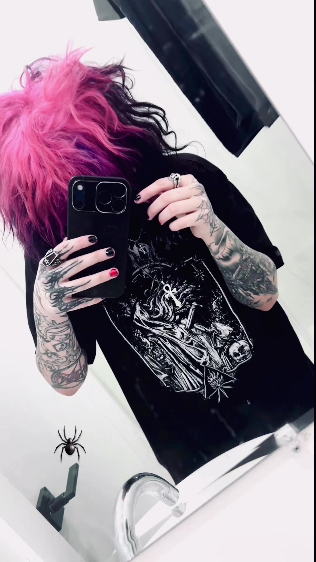 @safeintheirskinn