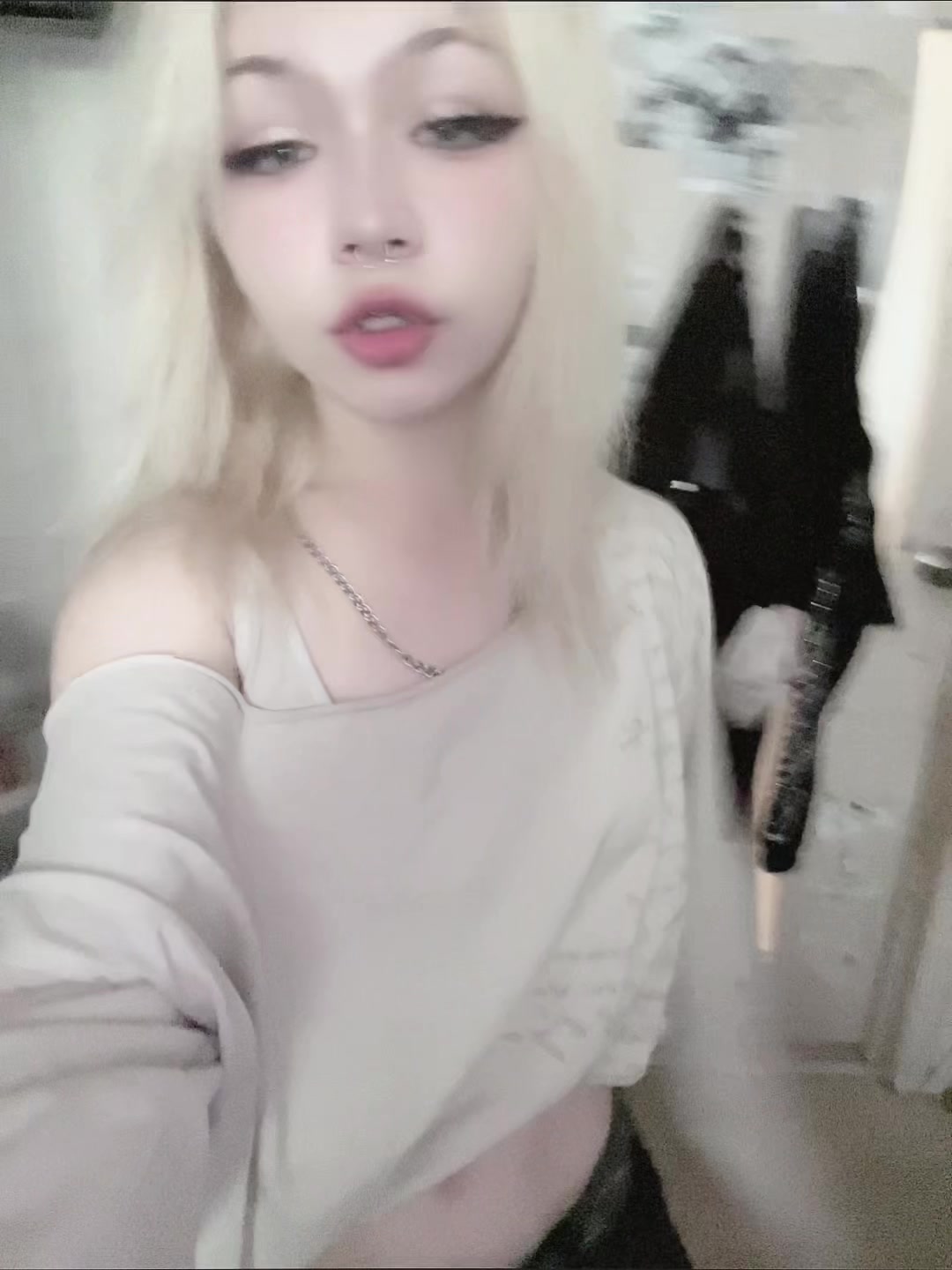 @KeeshiMoshi