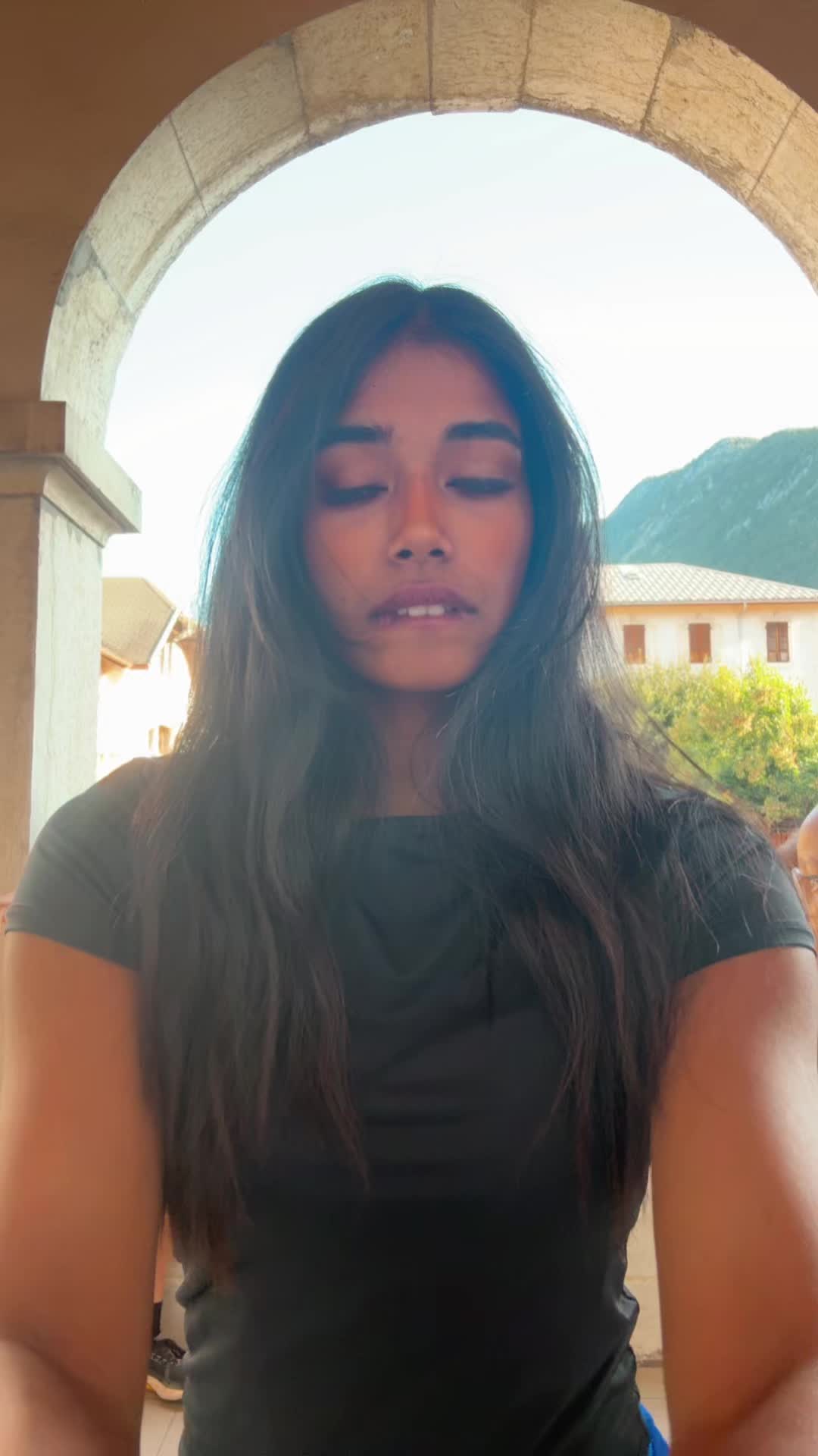 @Paviviii