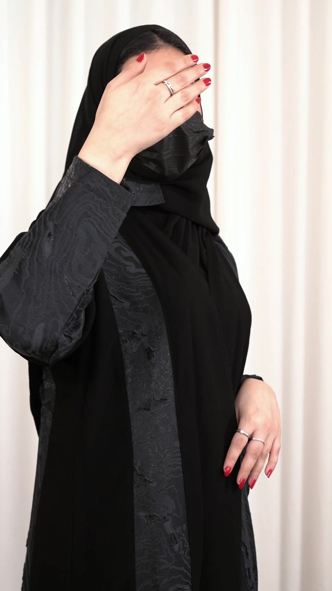 @عبايات لافيرا
