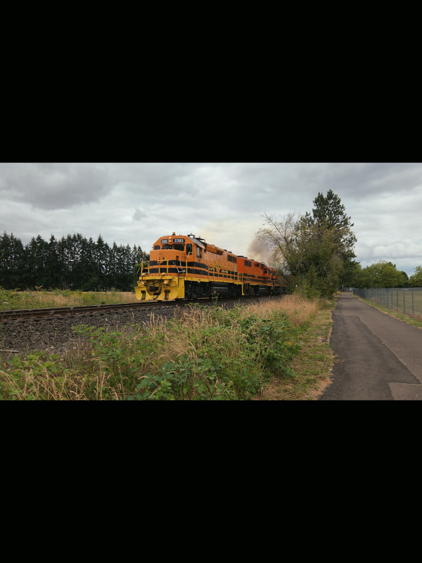 @railfan_parker