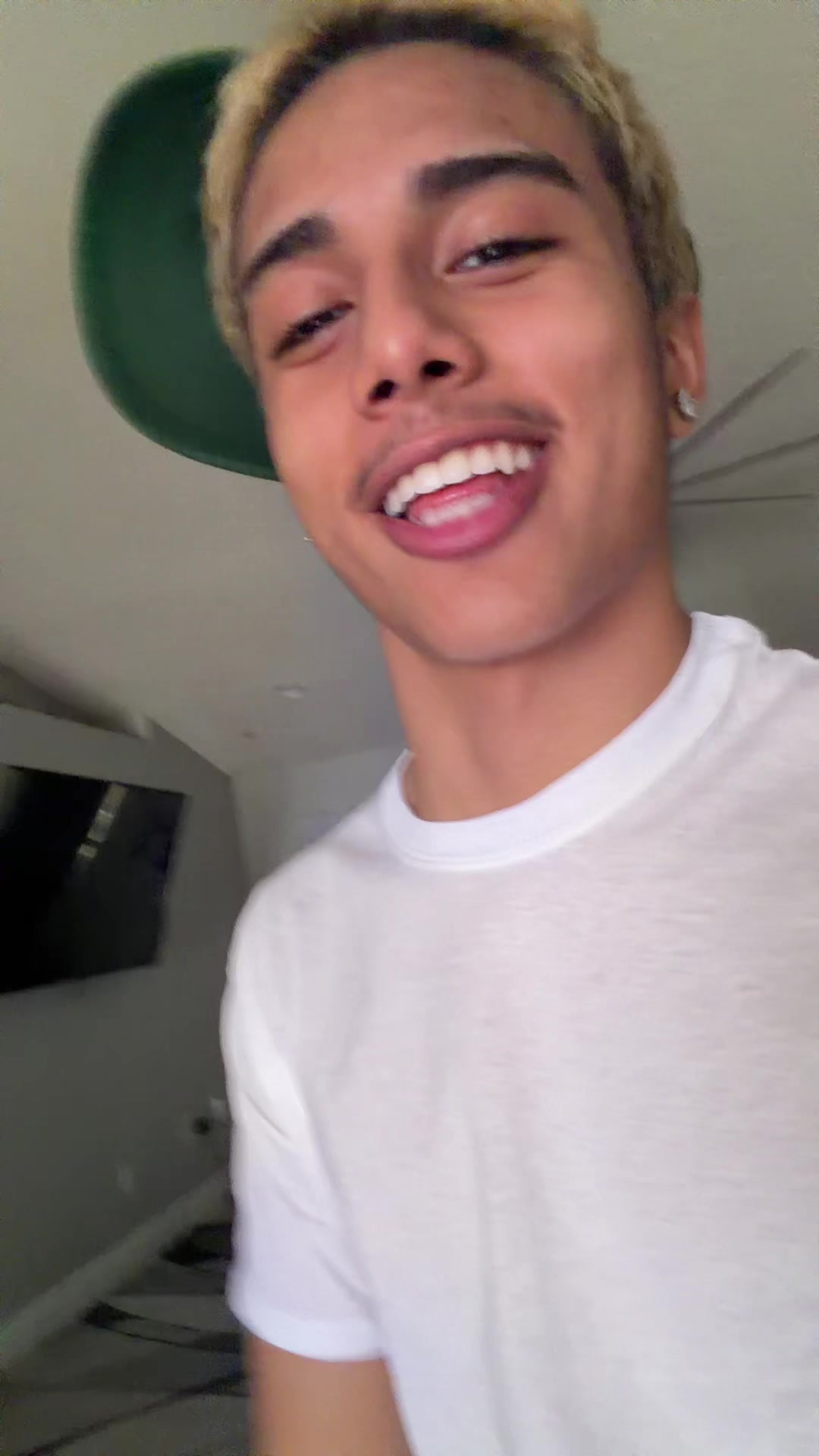 @Joelknocked