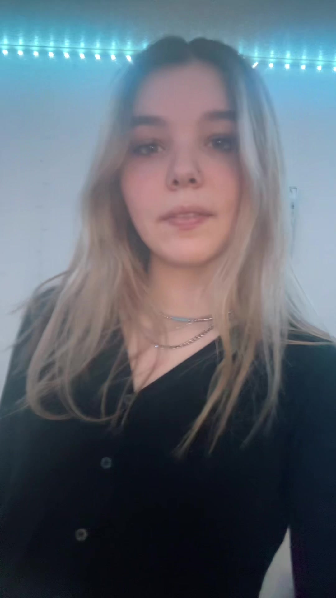 @🦦