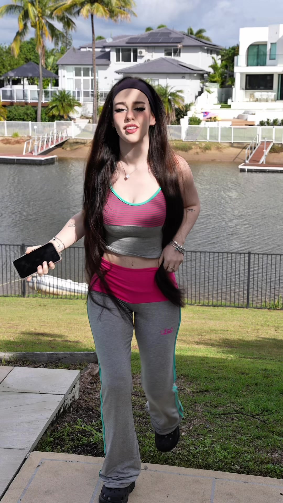 @lara walks