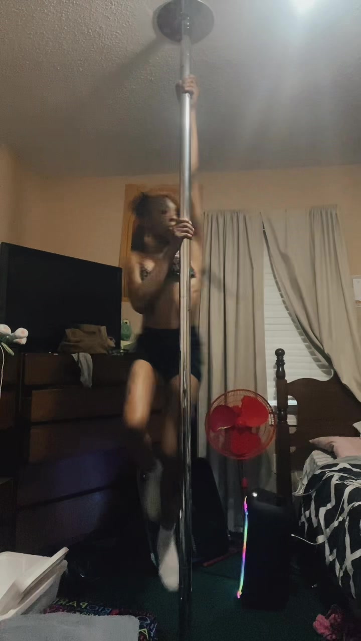@laythatahhdown