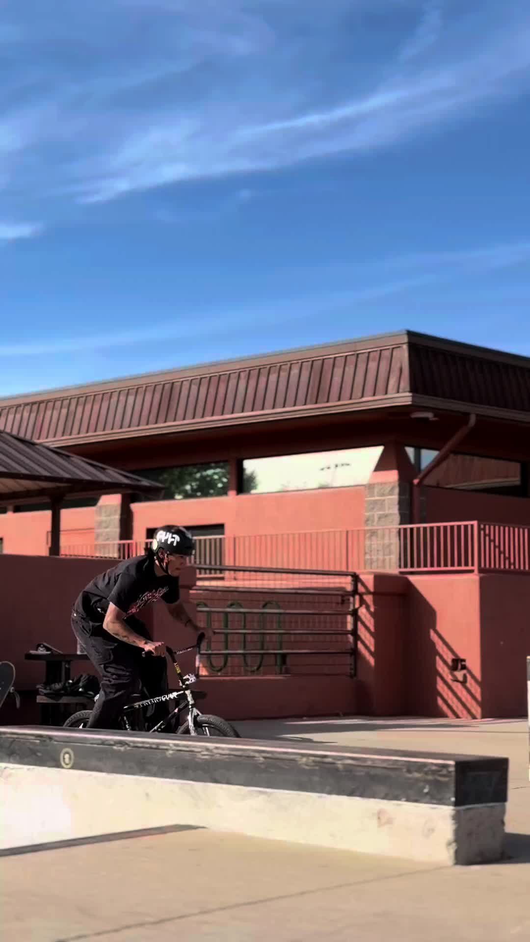 @_bmx_q