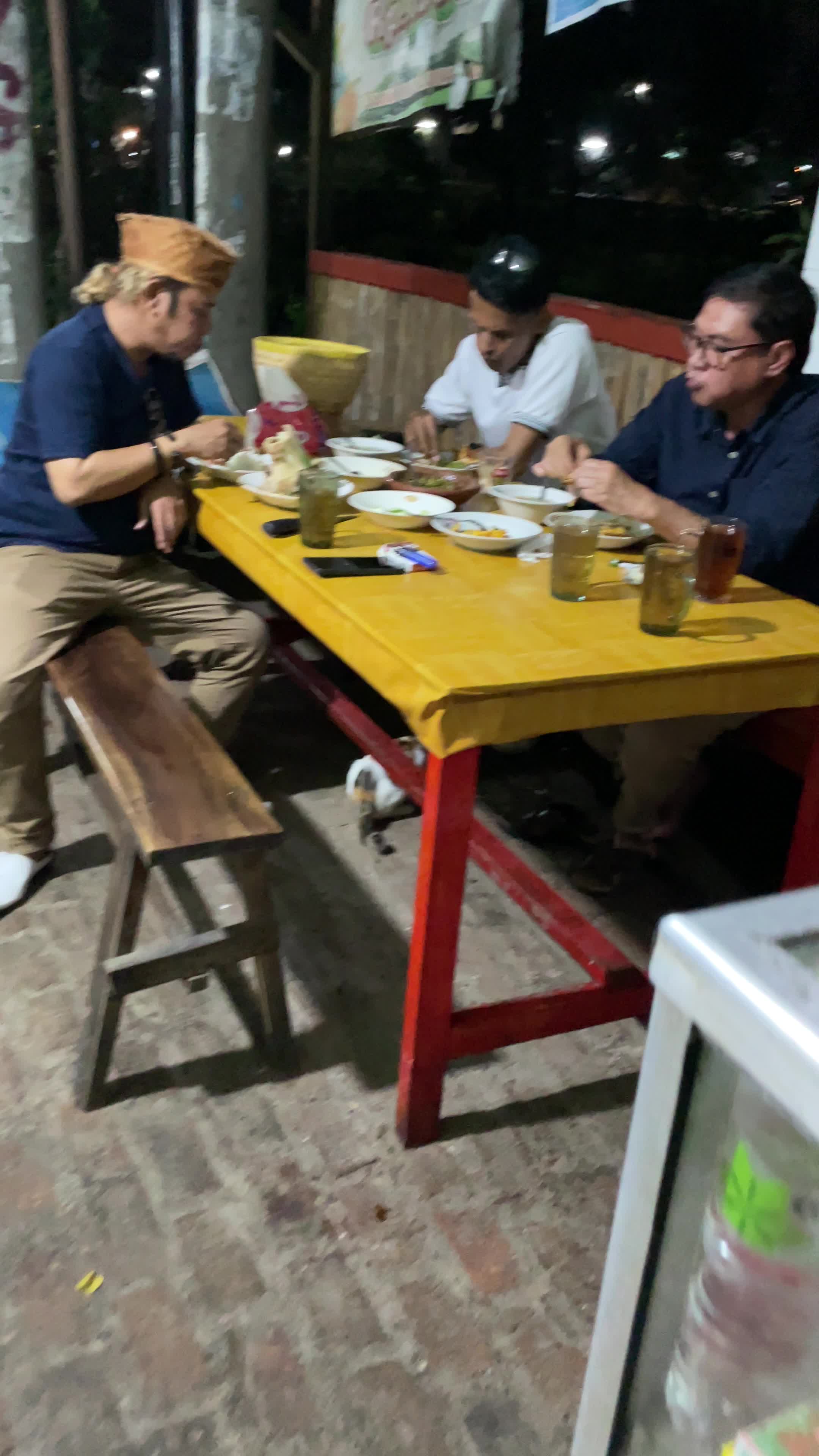 @warung nasi ibu iyam