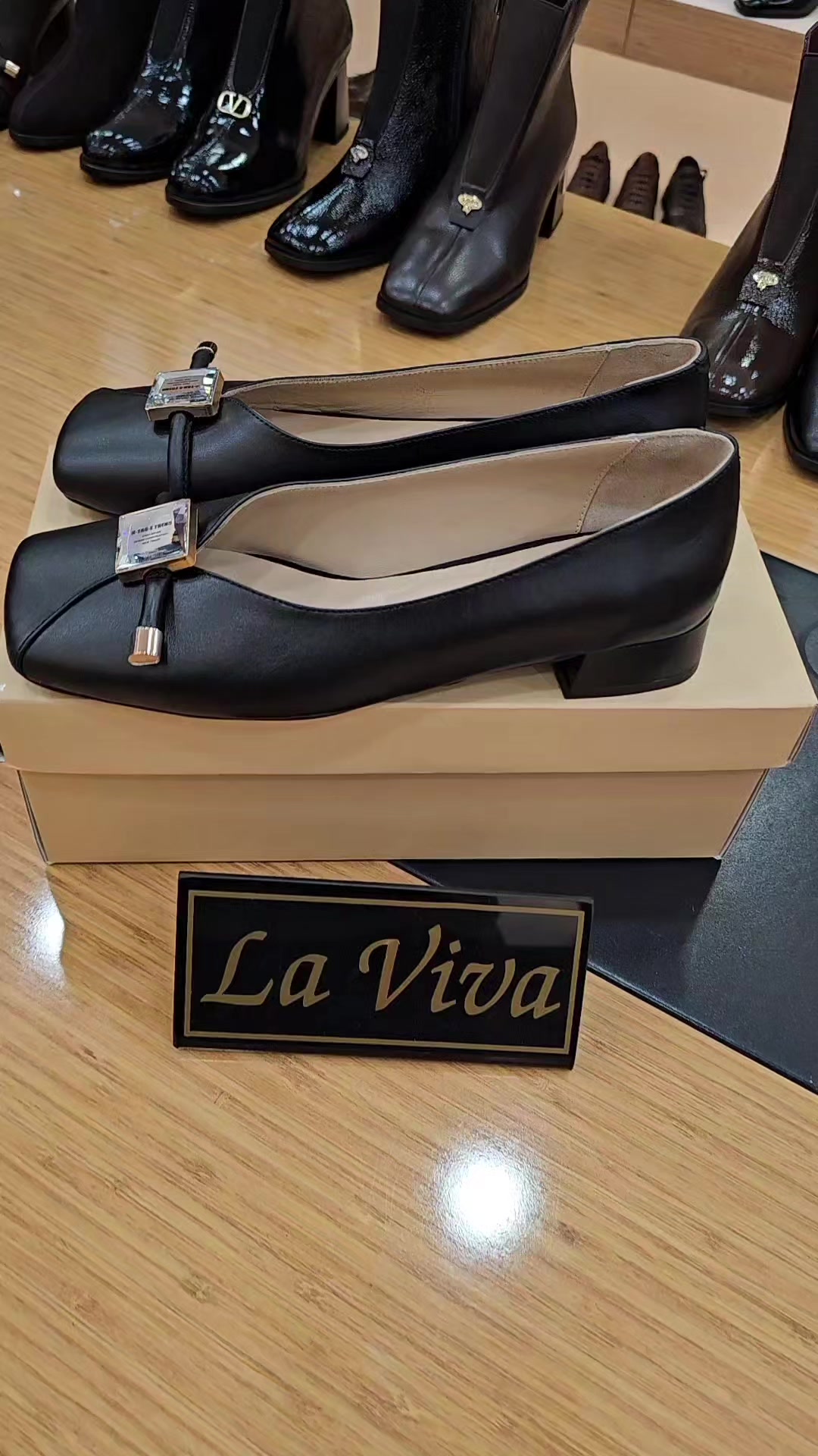 @Laviva_shoes
