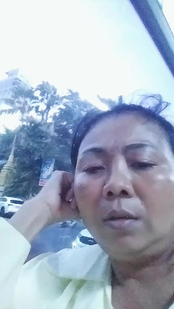 @ឡាញ់ សារុំ